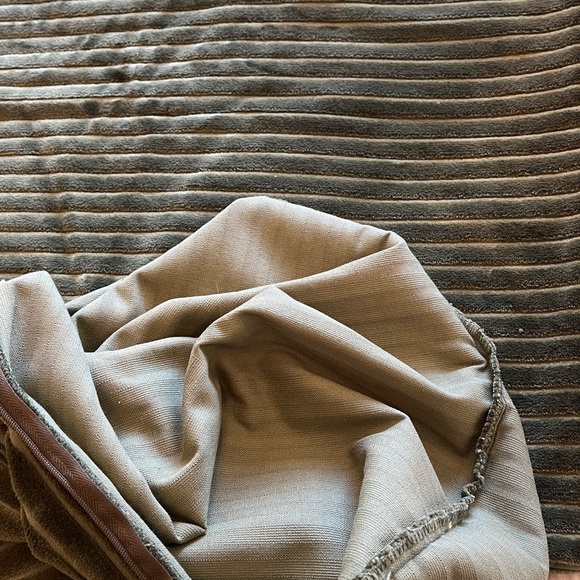 Pottery Barn Pillow Covers #2 Green Zip 22"X22" Velvety Corduroy Cottage - Picture 8 of 10